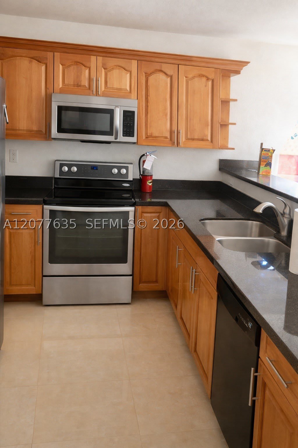 318 NE 166th St – photo 4
