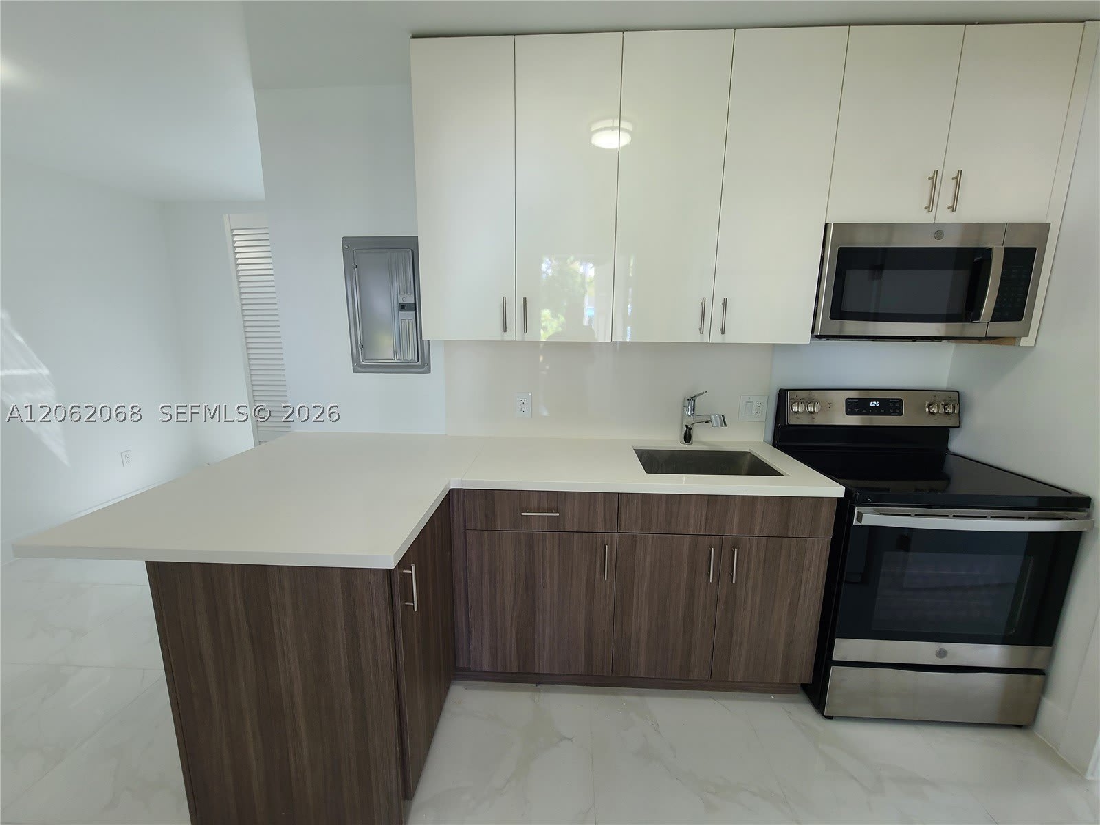 1646 NW 1st Pl – photo 3