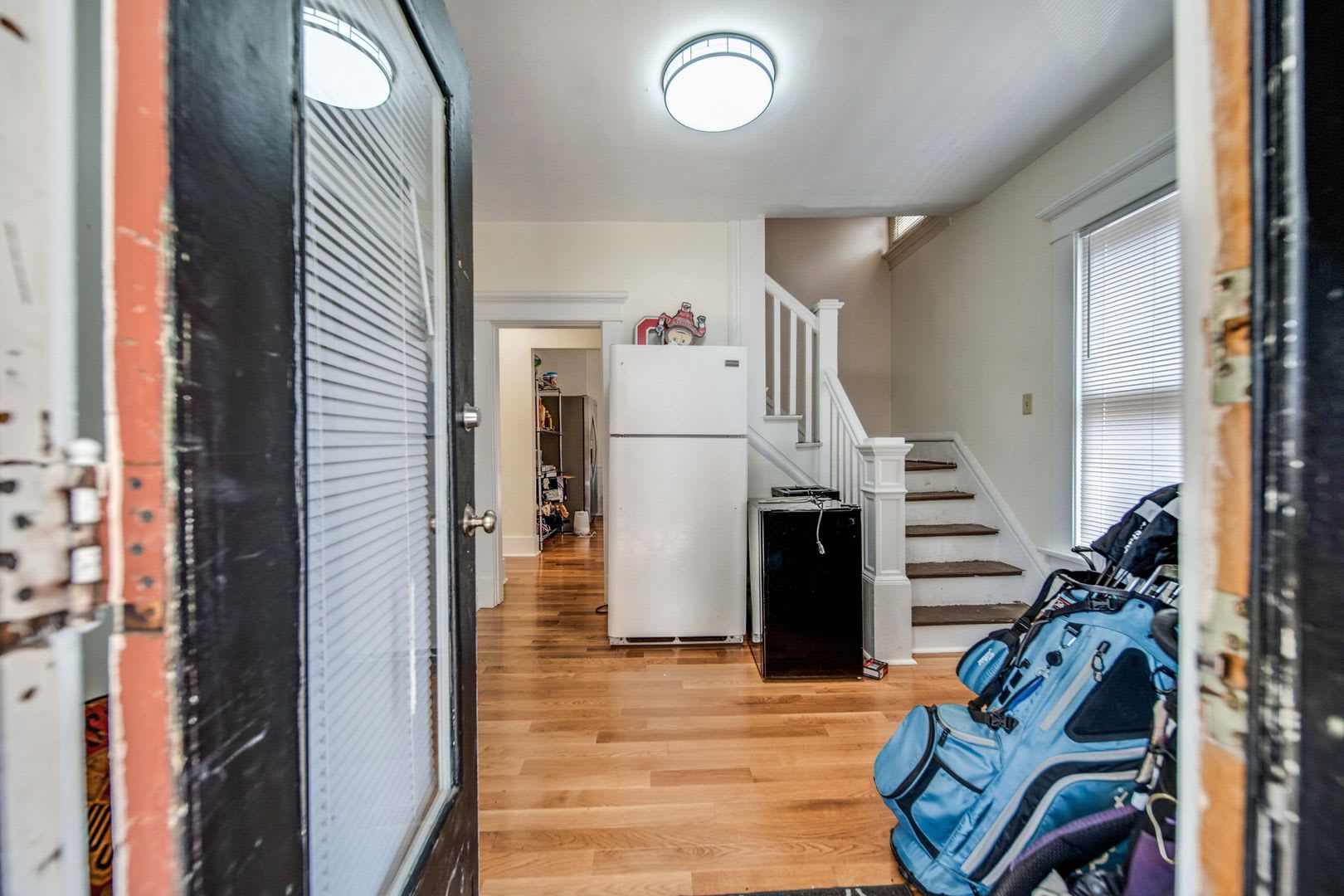 Ultimate 6-Bedroom House with Spacious Living & Sun-Soaked Outdoor Space on Frambes Ave! – photo 4