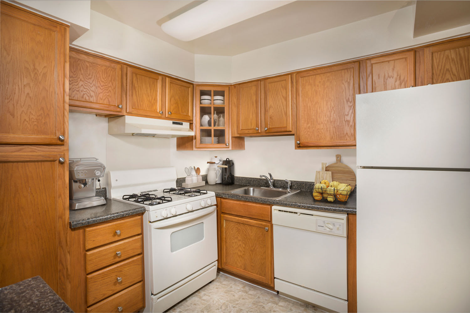 Whitehall Square Apartments – photo 5