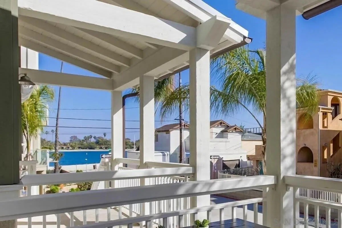 834 Santa Barbara Pl – photo 2