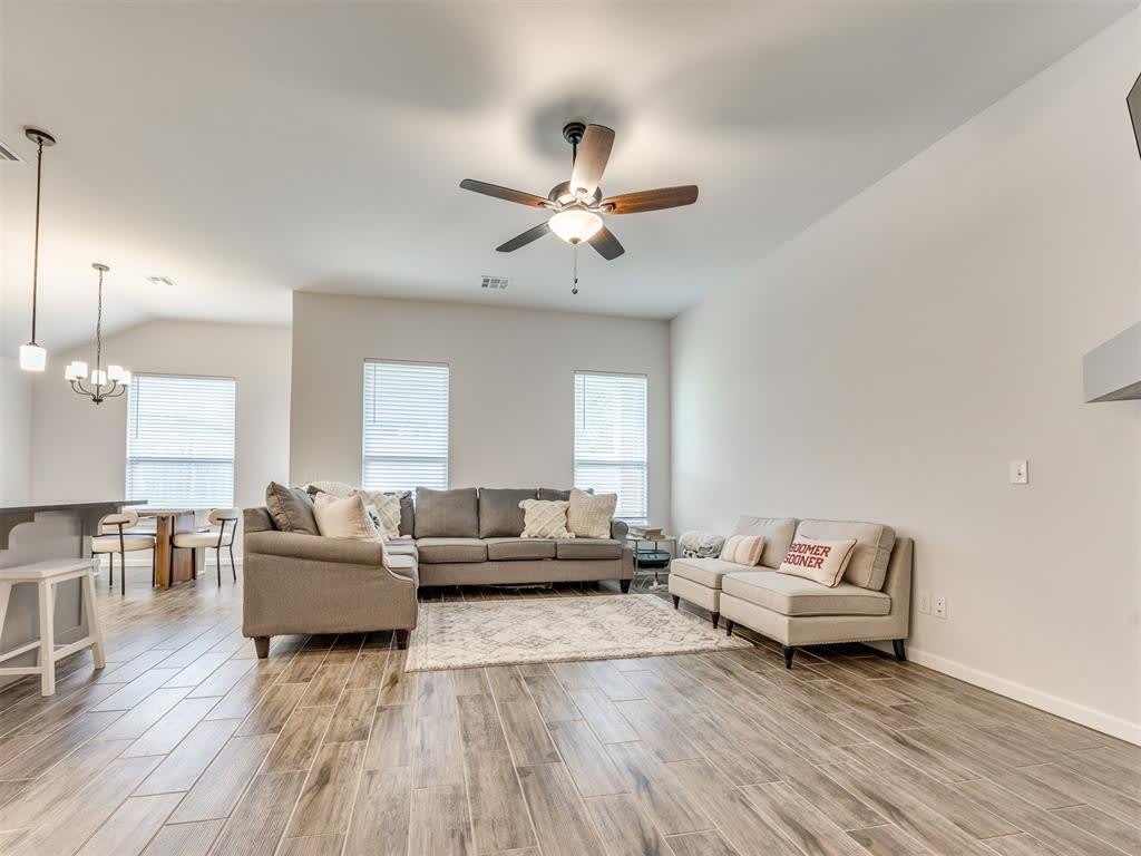 2323 Arcady Avenue – photo 4