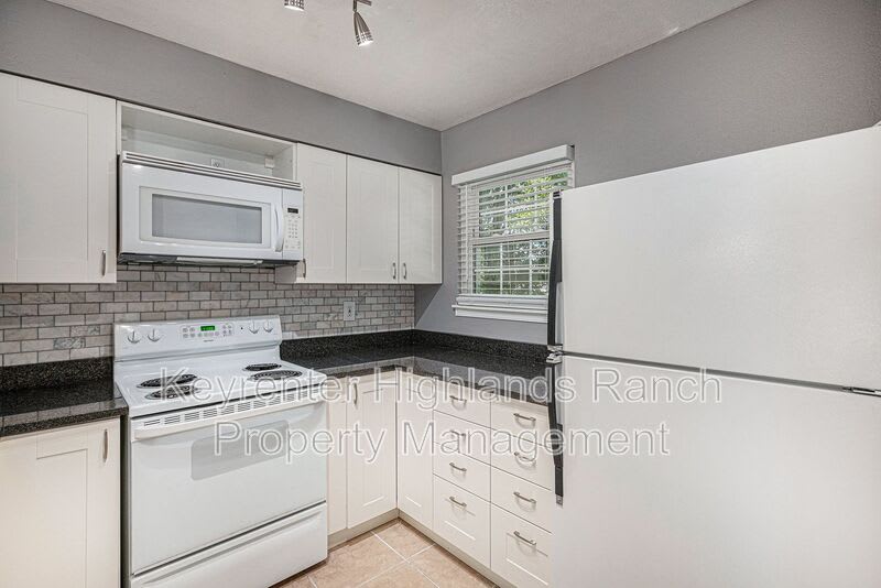8018 S Columbine Ct – photo 3