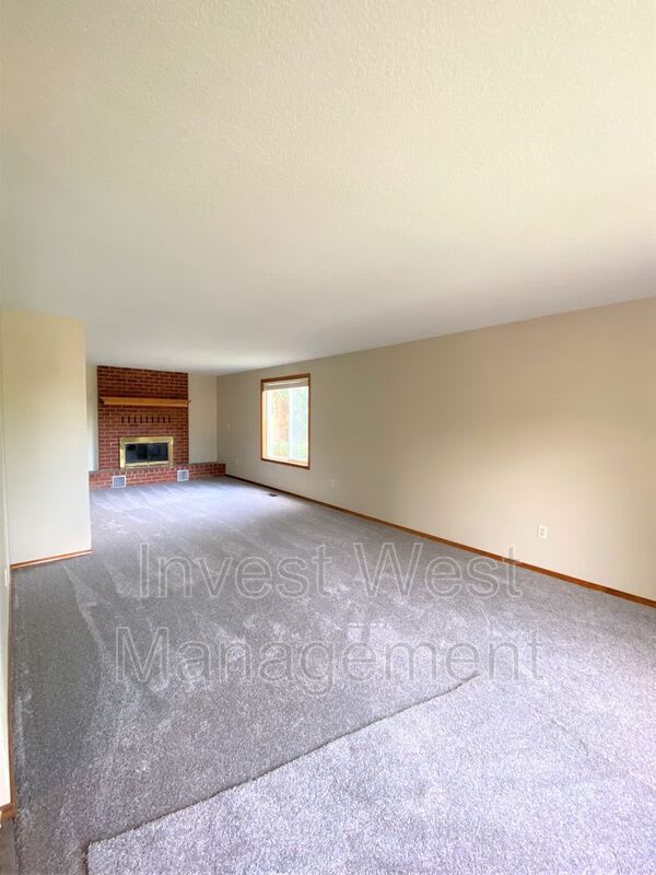8511 NE 66th St – photo 4