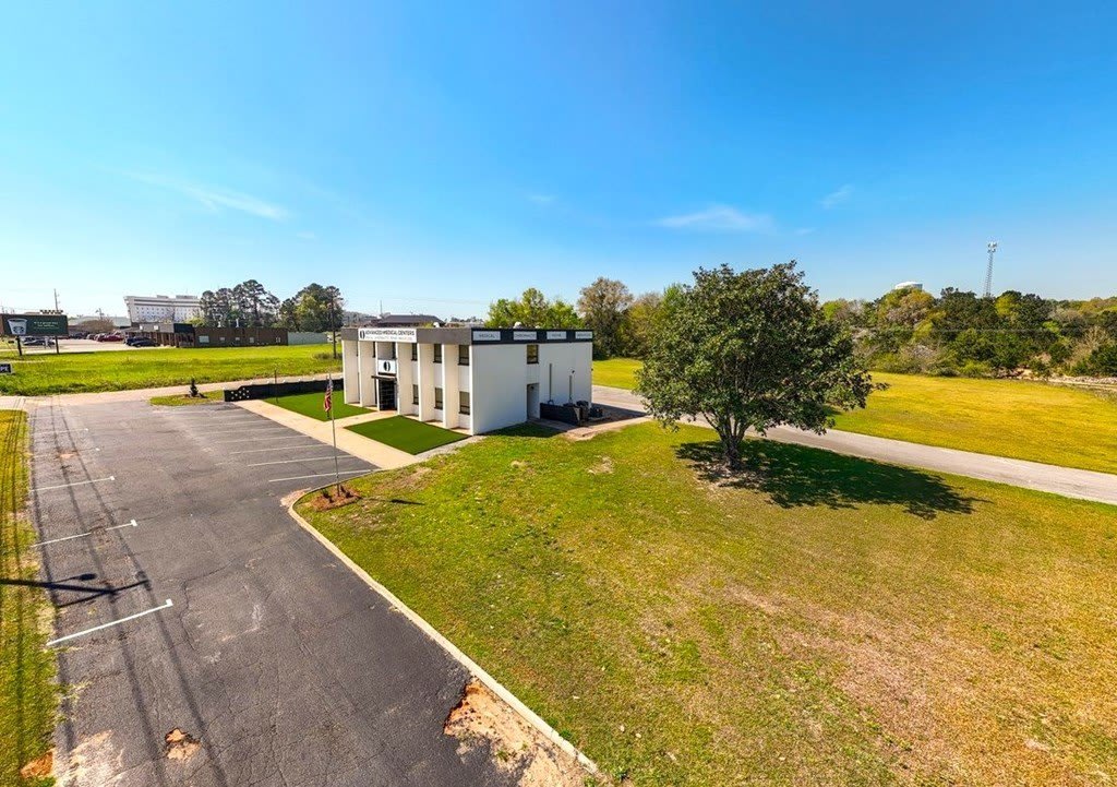 926 Ross Clark Circle – photo 4