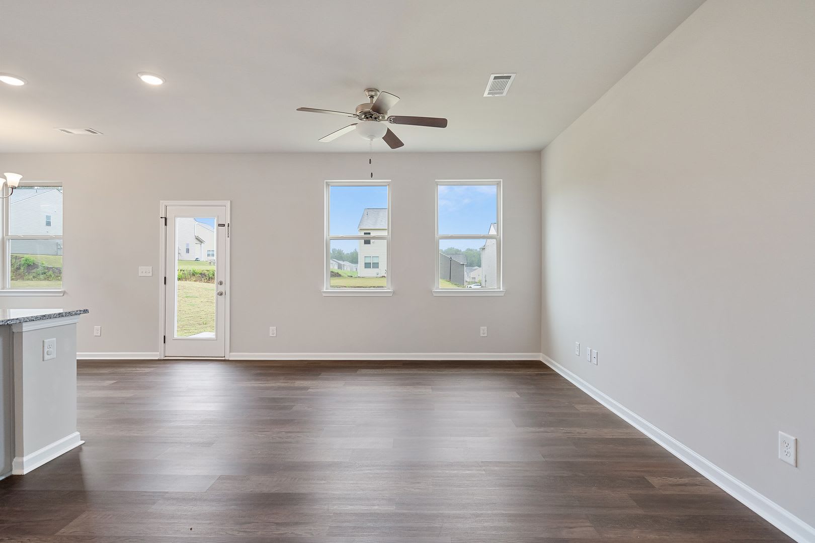 4 Bed 2 5 Bath Home In Gainesville – photo 4