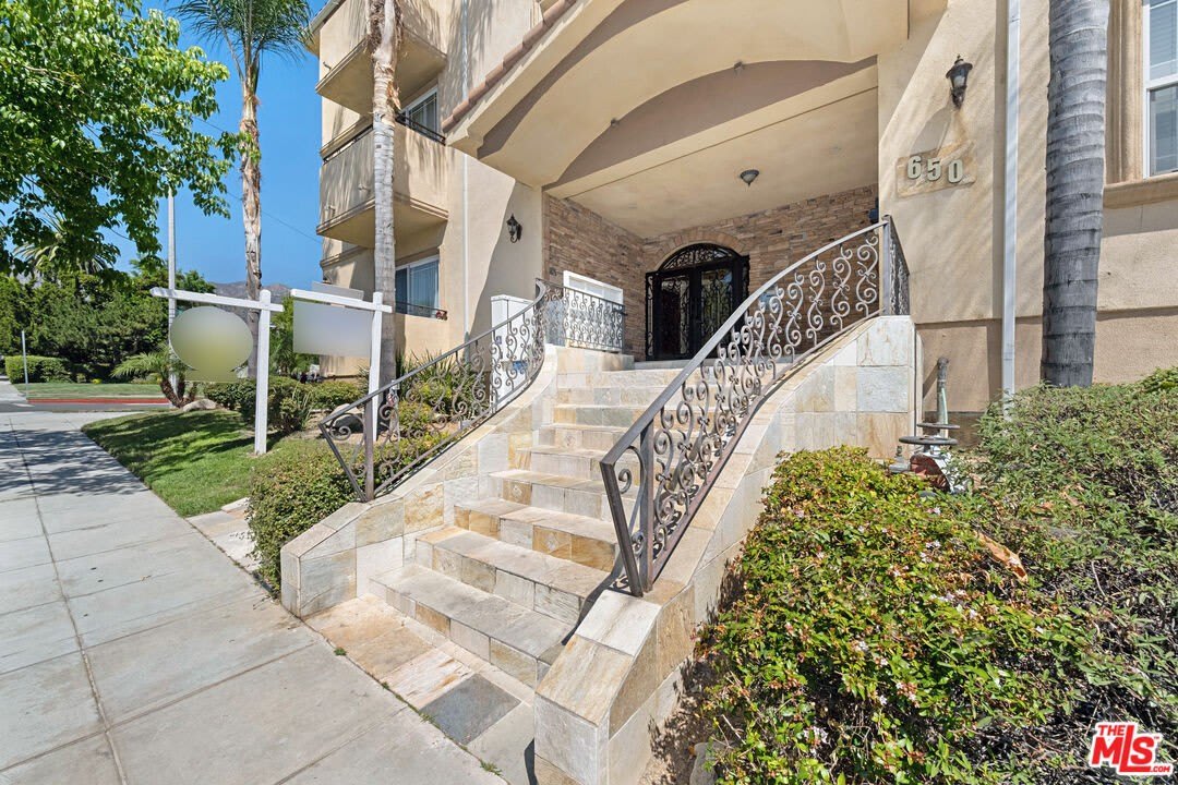 650 E Palm Ave – photo 4