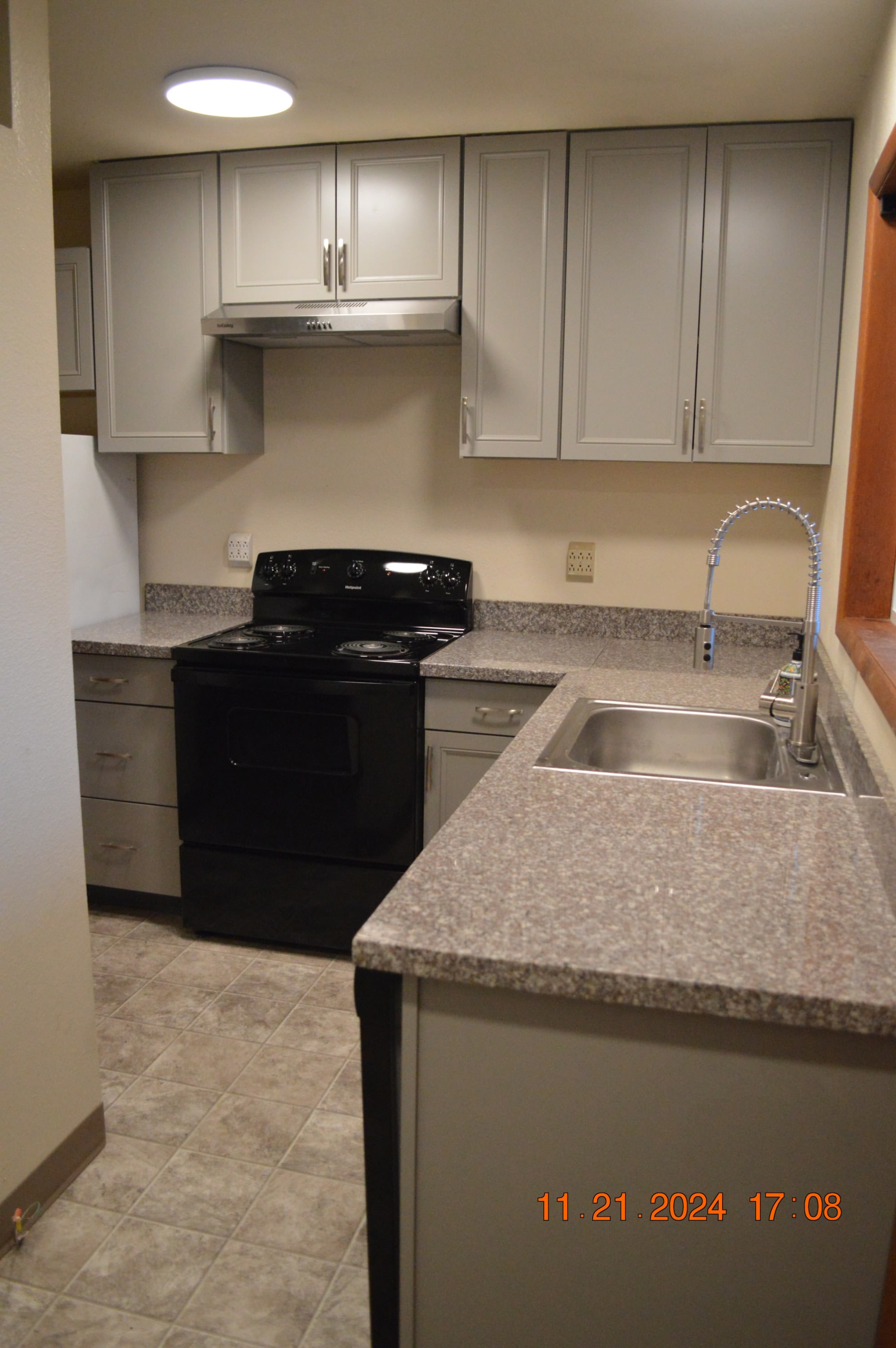 665 Southwest Tichenor Street – photo 2