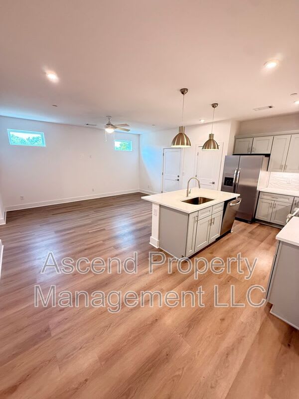 100 Leggo Ave – photo 3