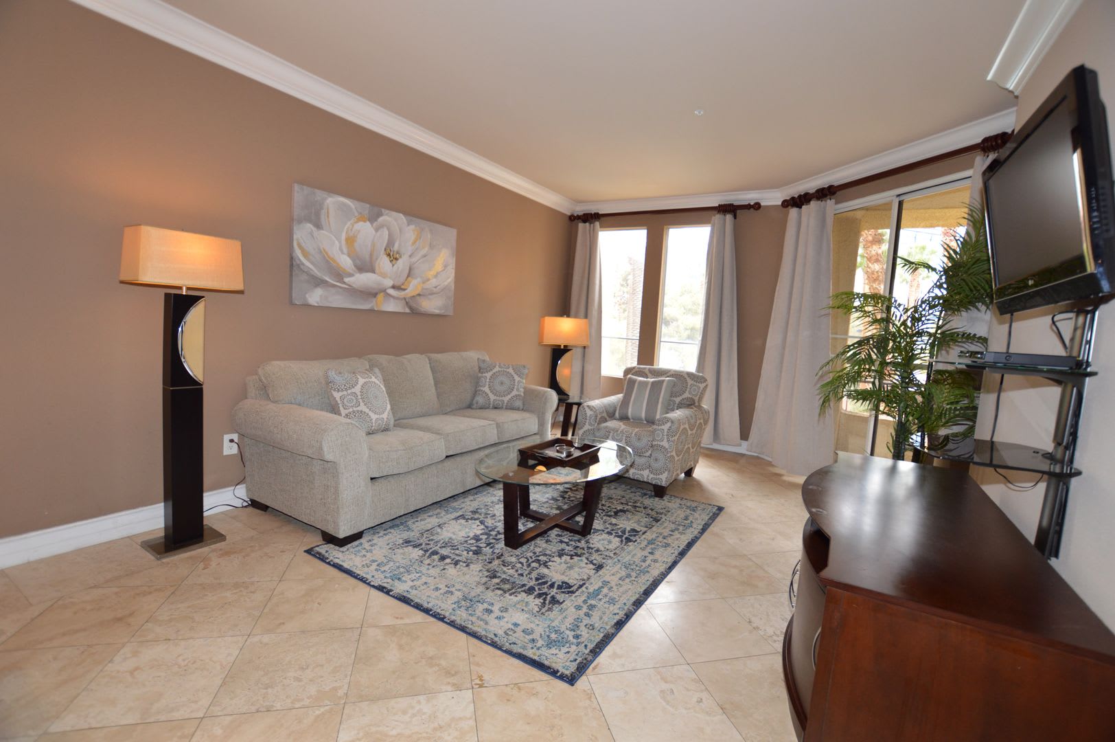 Meridian Fully Furnished Condo with Pool view. – photo 5