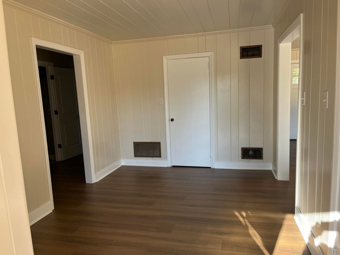 Large country home on private acreage – photo 3