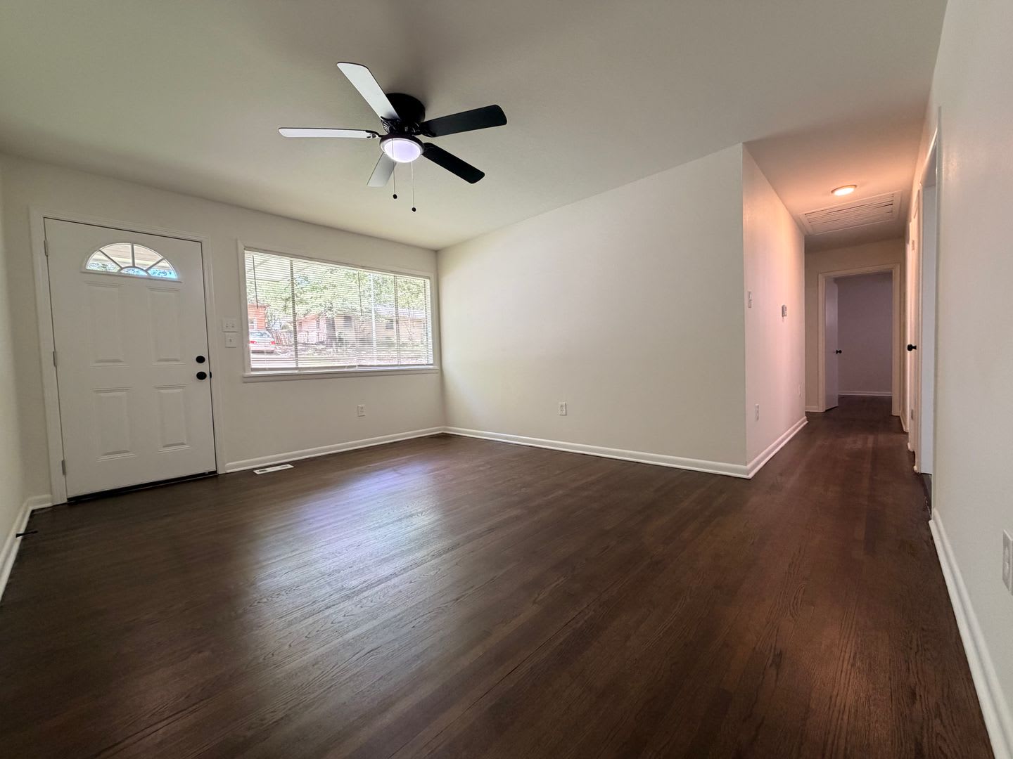 ✨ 4700 N Vine ✨ Lease or Own – photo 2