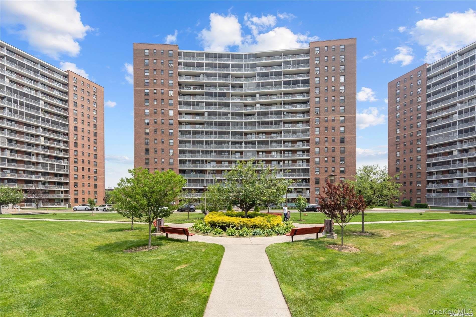 61-35 98th Street – photo 1