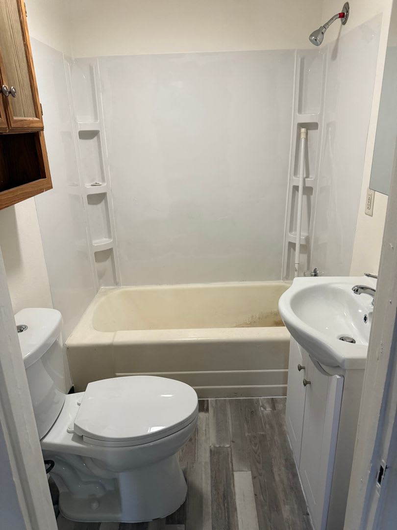 Cozy 4 Bedroom / 1 Bathroom For Rent – photo 4