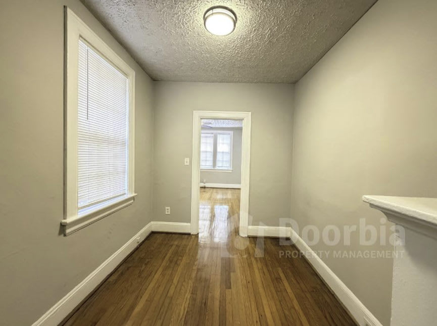 975 Willow Branch Ave Apt 3 – photo 5