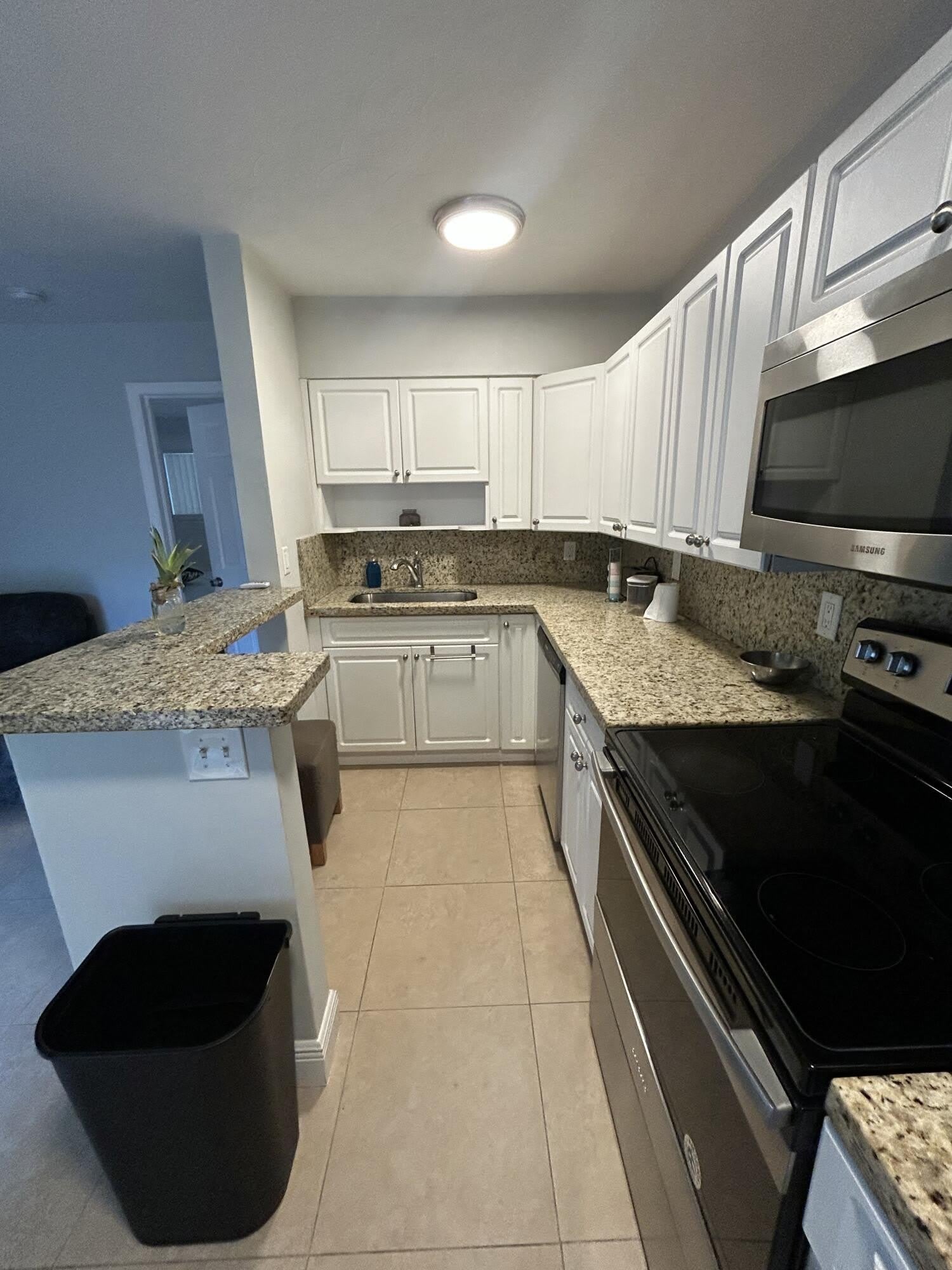 925 NE 17th Avenue – photo 2