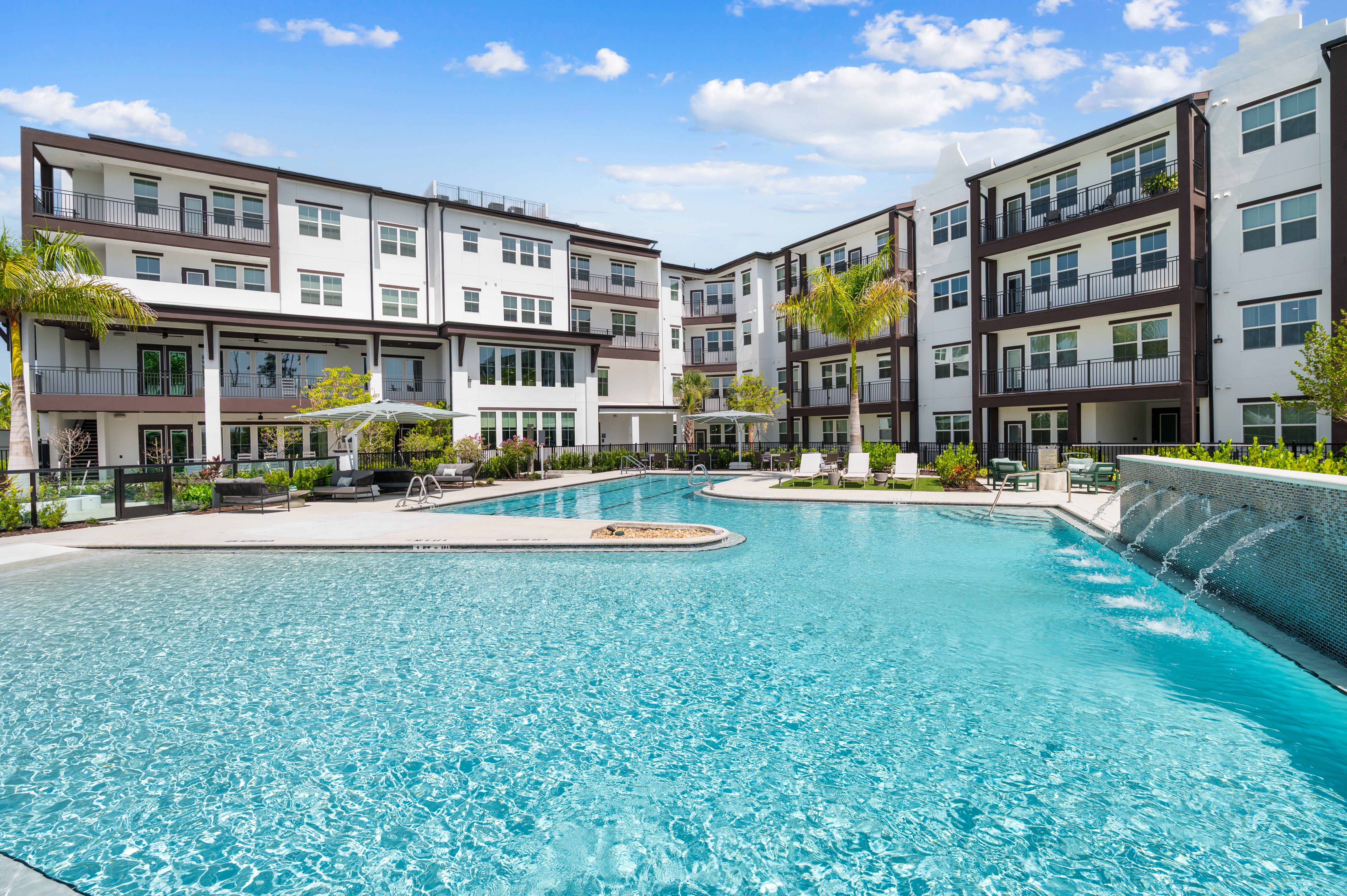 Amberlin South Naples – photo 4