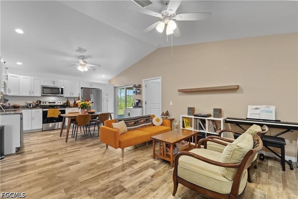 27433 Las Lomas Drive – photo 4