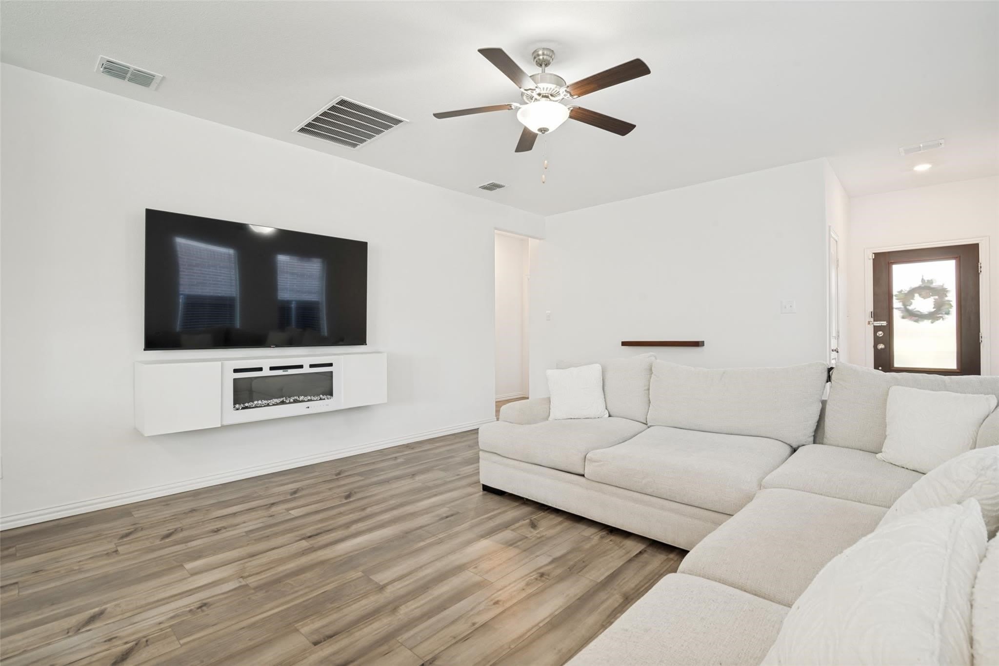 2911 S Griffin Lane – photo 2