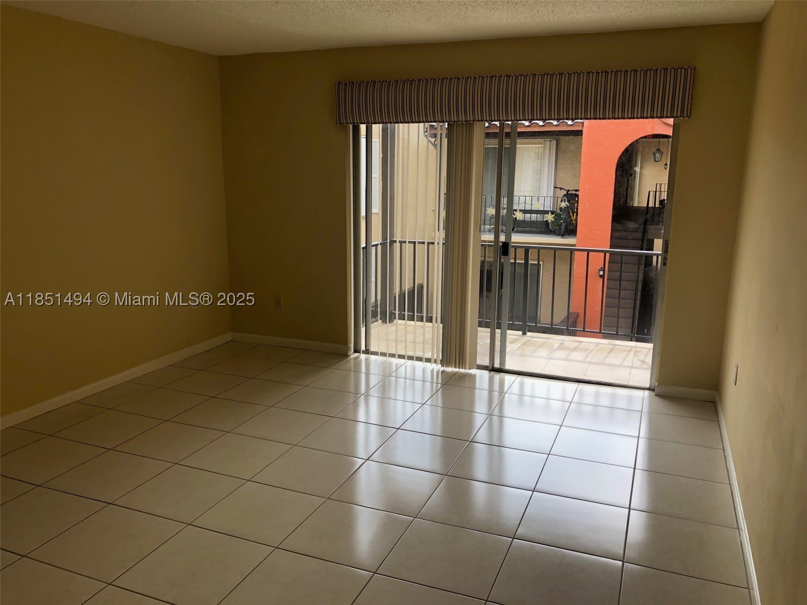 10810 N Kendall Dr – photo 5