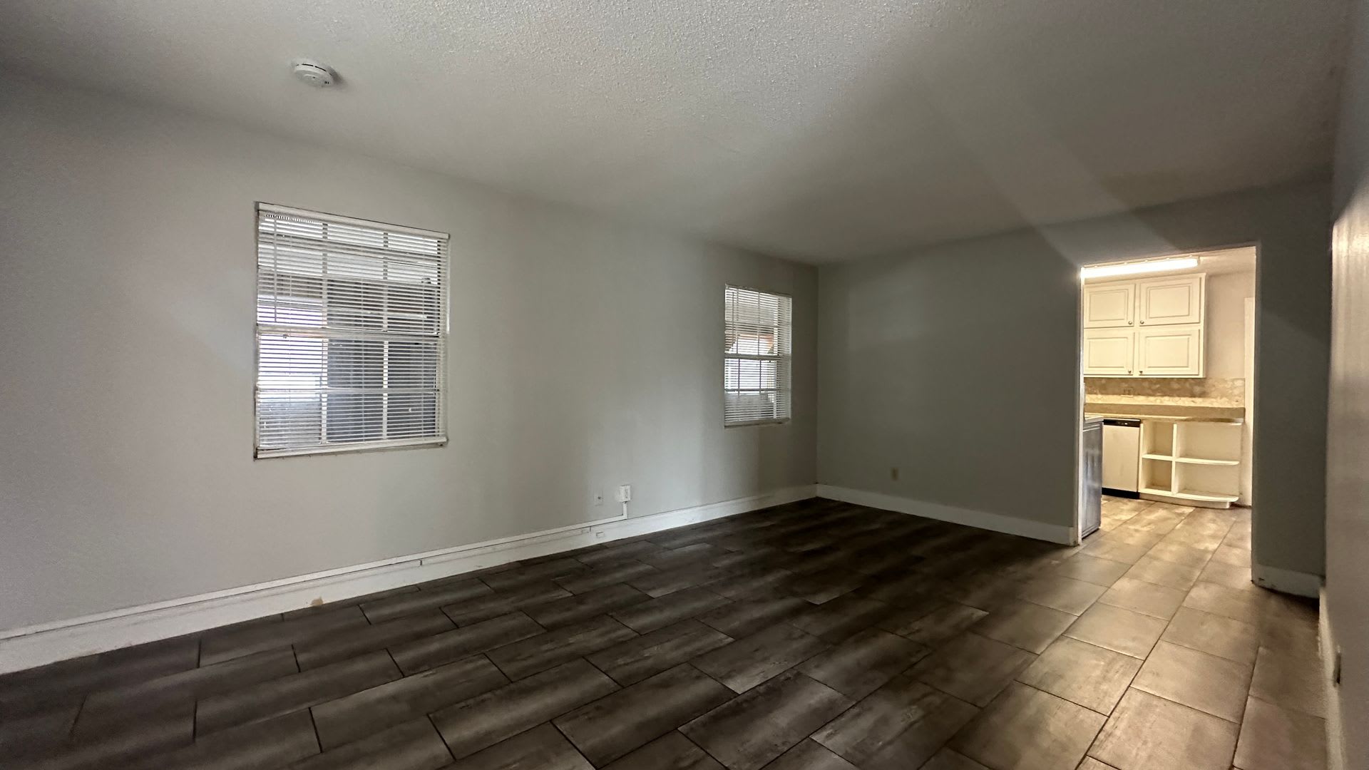 Spacious 3 Bed, 2 Bath Just Minutes from the Beach – photo 2