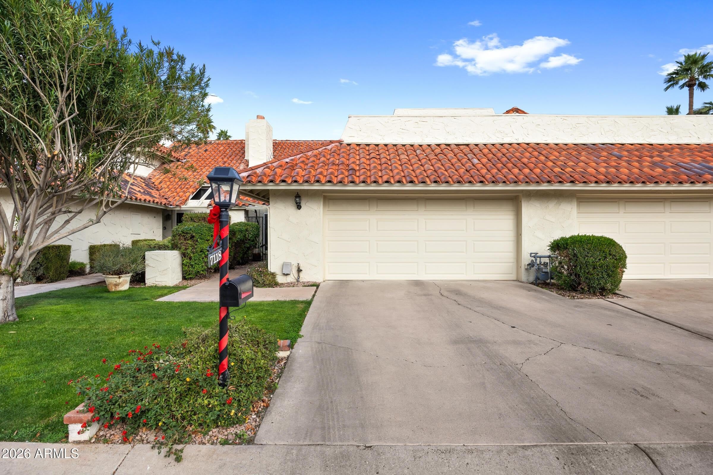 7118 E Buena Terra Way – photo 2