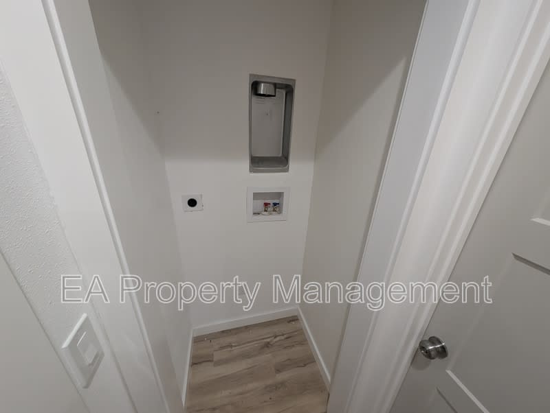443 Trumbull Ave SE – photo 5