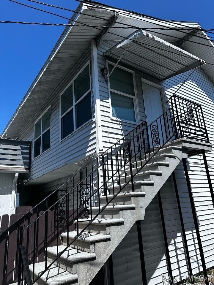 209 1 2 9Th Avenue N – photo 1