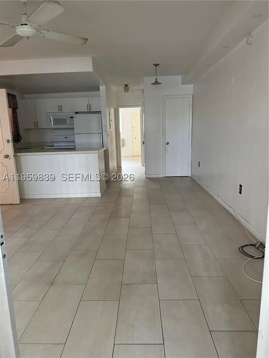 285 NE 191st St – photo 2