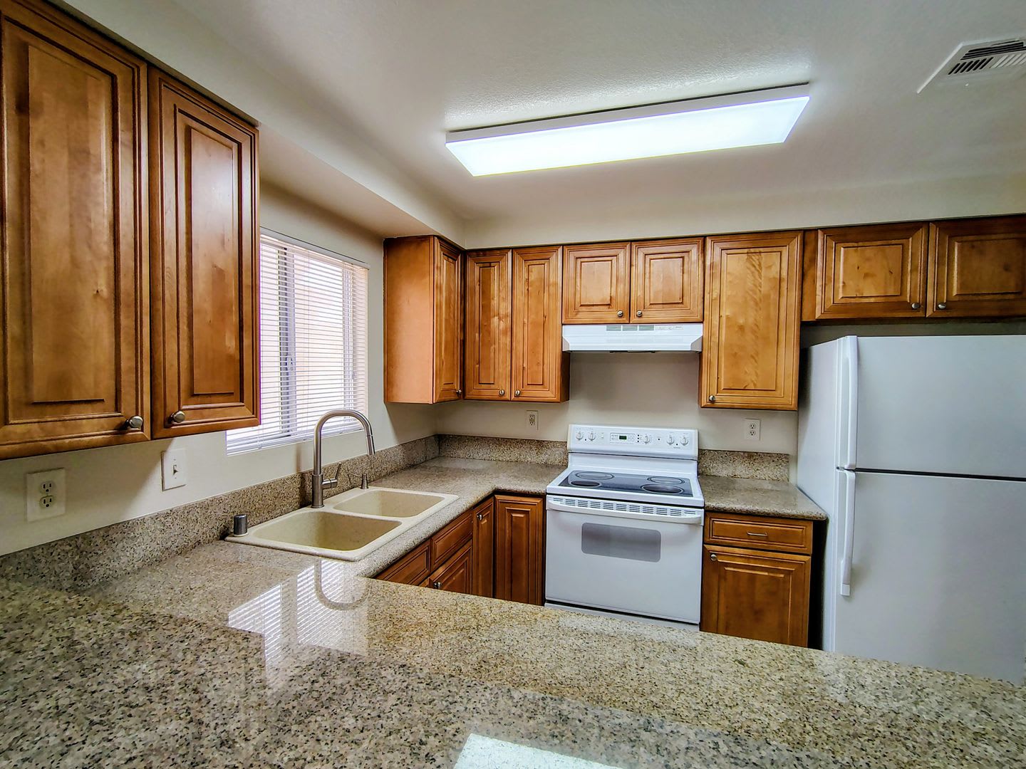 2 Bed/2Bath Condo – photo 5