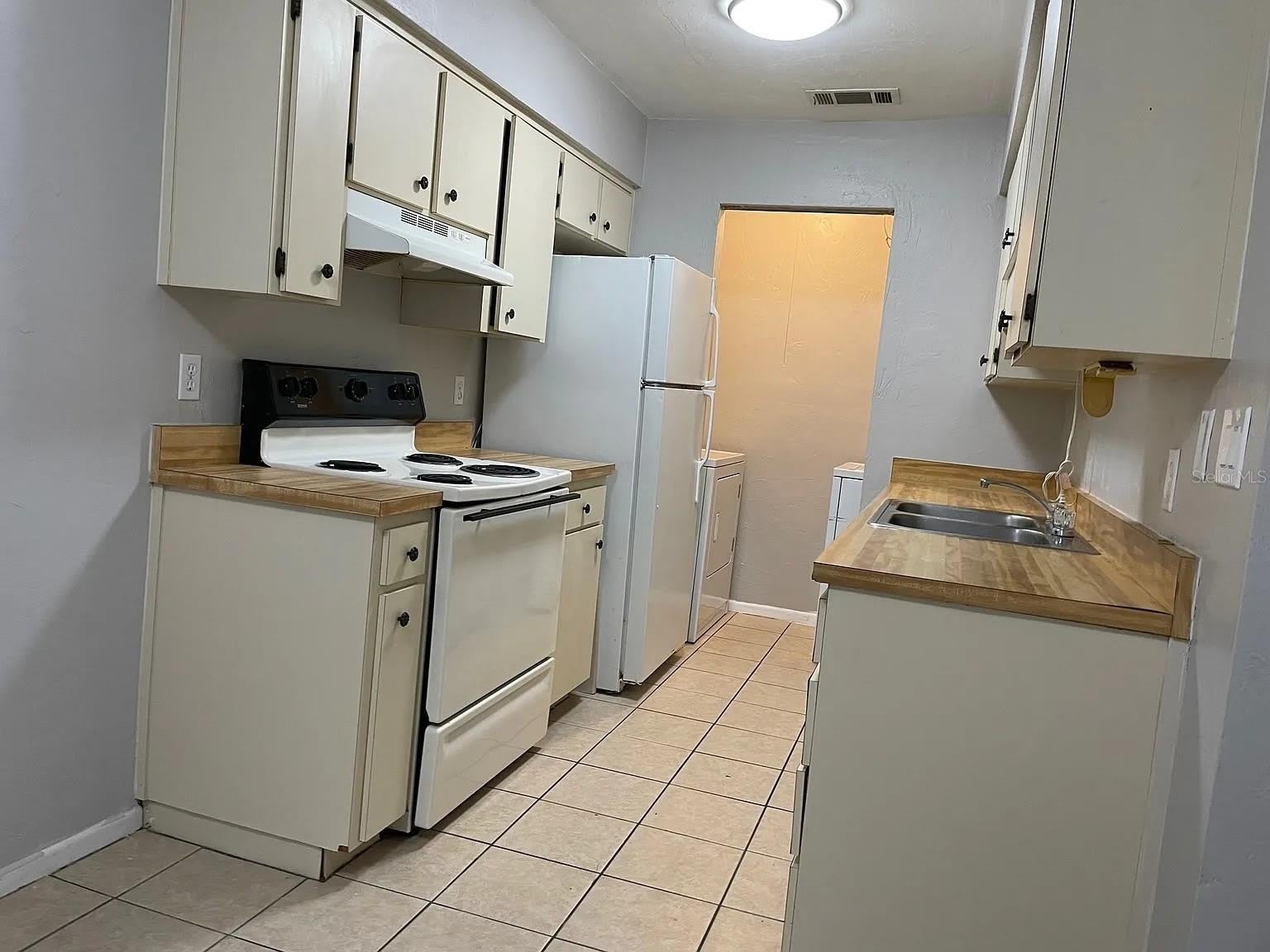 2210 SW 70TH Terrace – photo 4