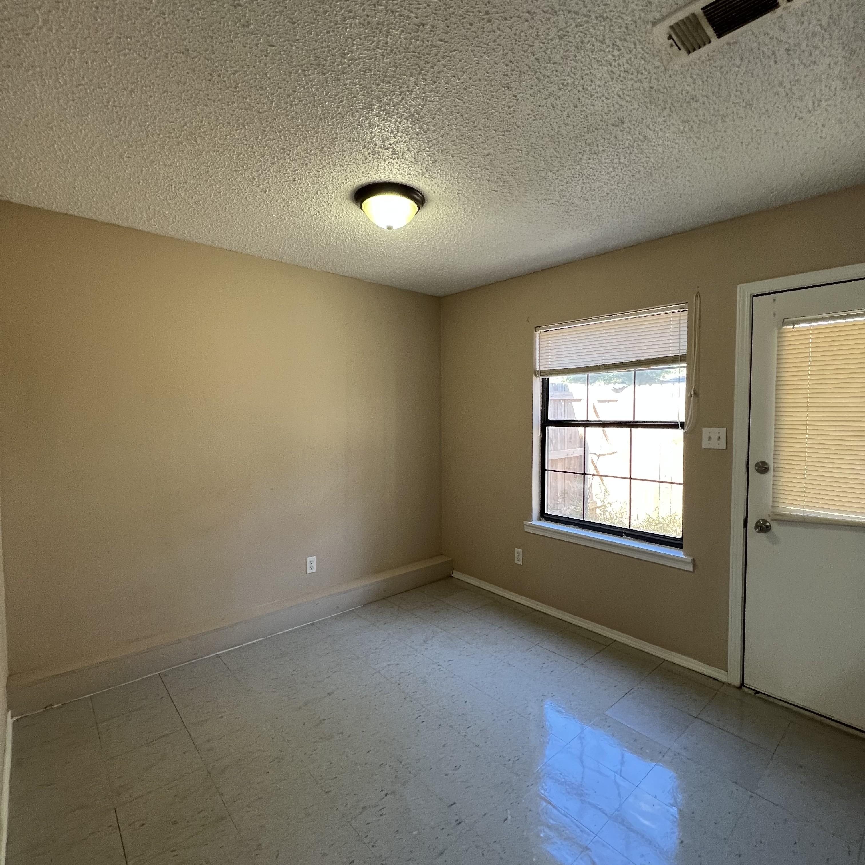 101 Ida St – photo 4