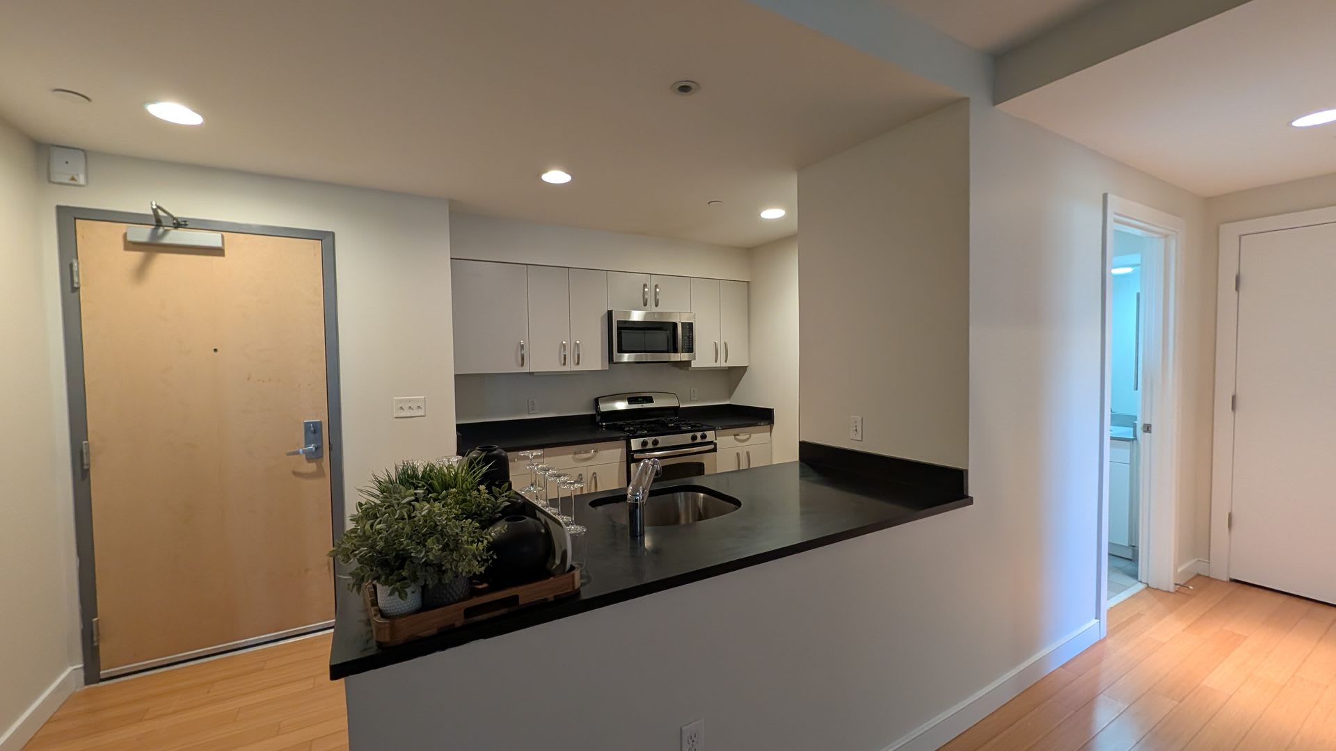 Get The Last One While It S Available Luxury South End 2 Bed 1 7 Bath Hot Water And Partial Heat Incl – photo 4