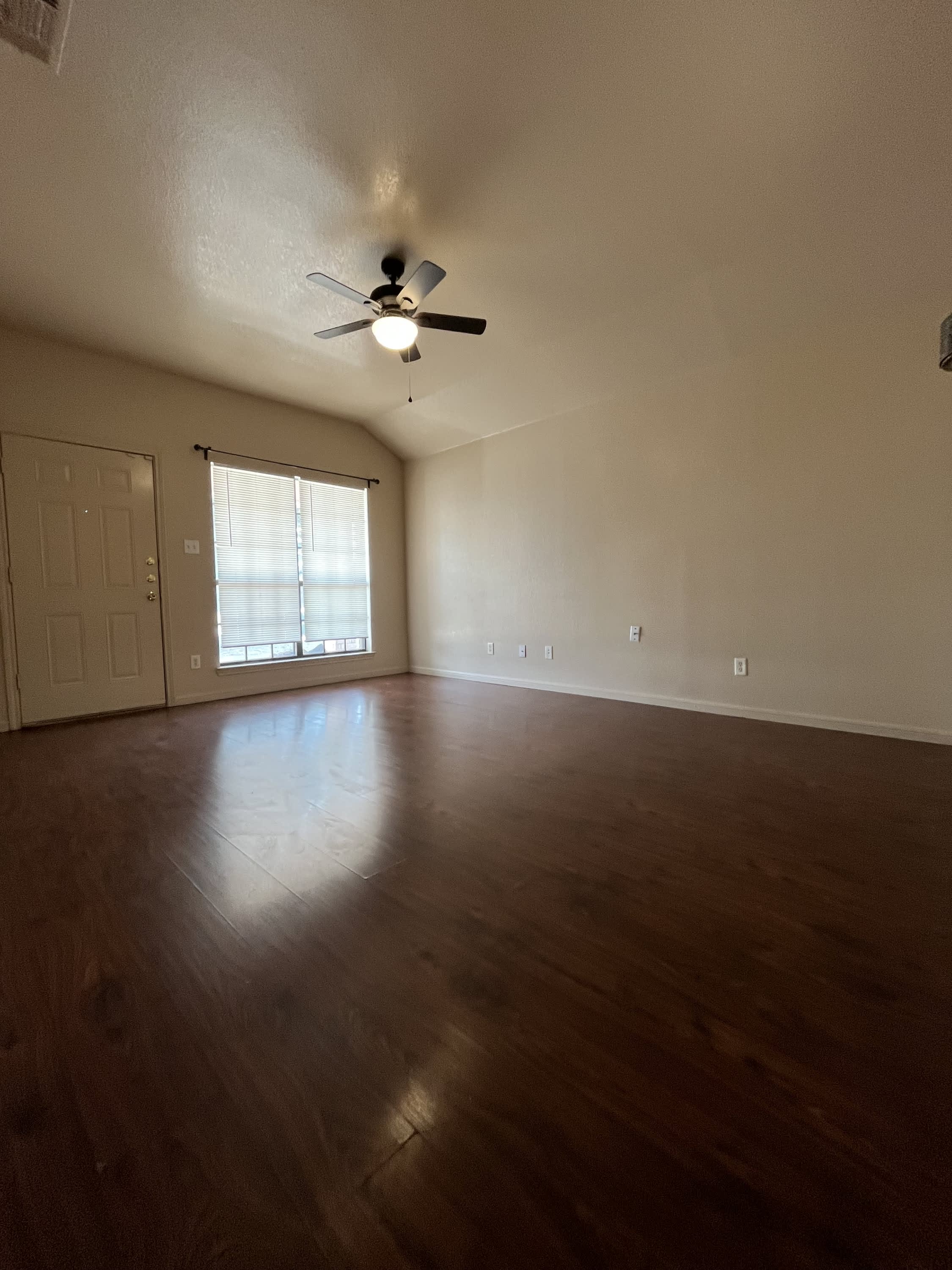 1301 Nicholas – photo 3