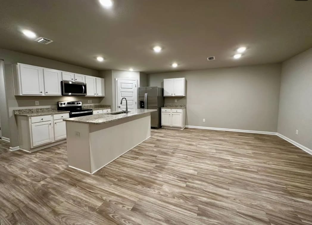 436 PAGET DR – photo 3