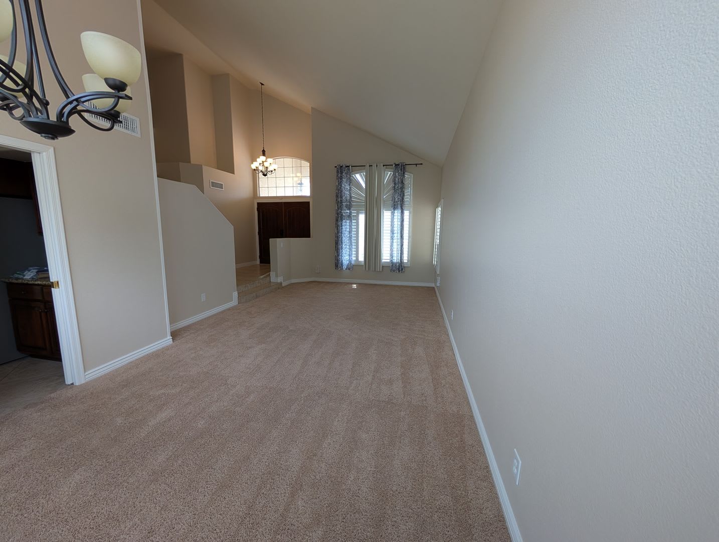 3 Bedroom Plus Den 3 Bathroom Desert Breeze Home – photo 5