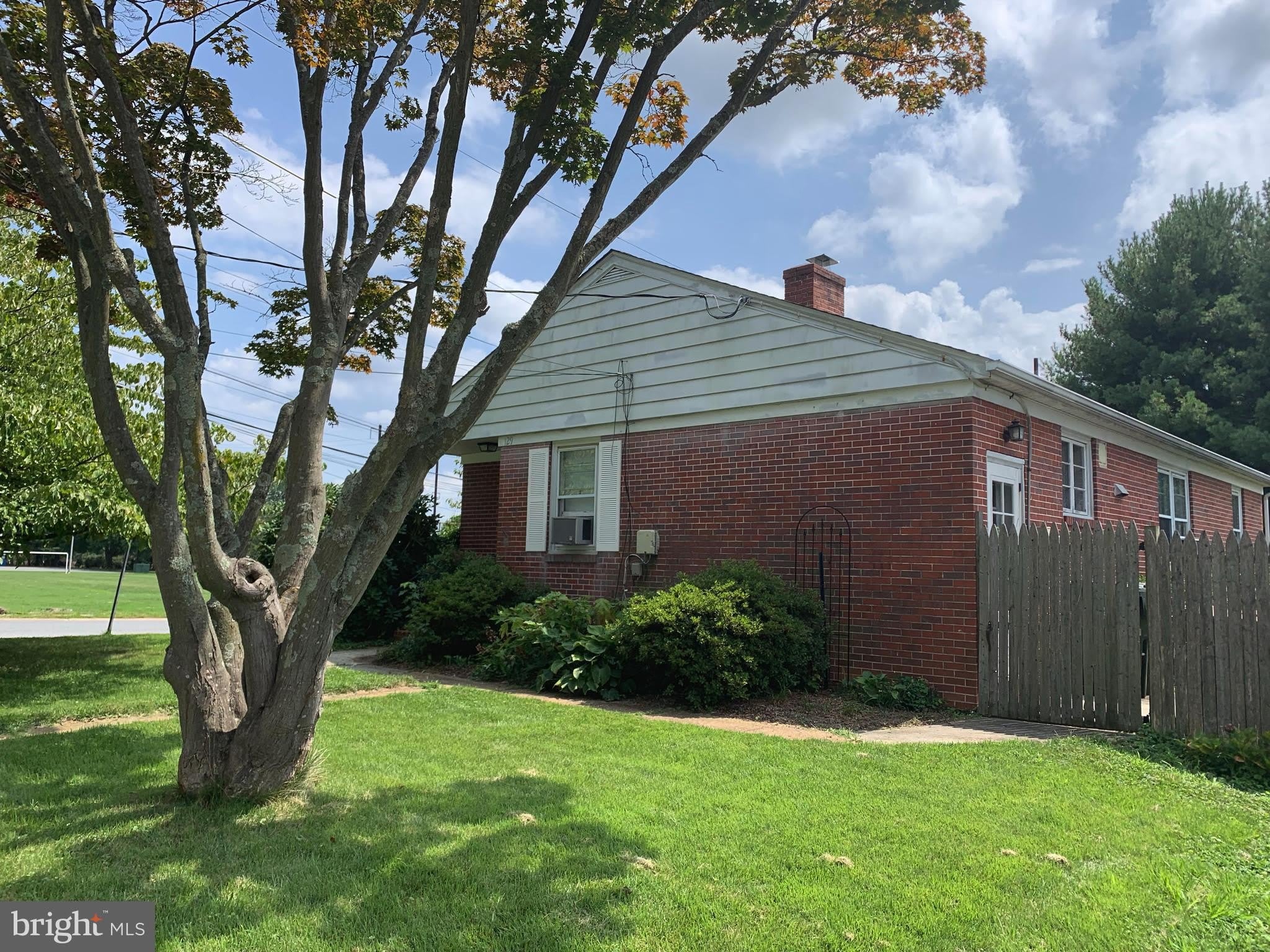 129 Kells Avenue – photo 1