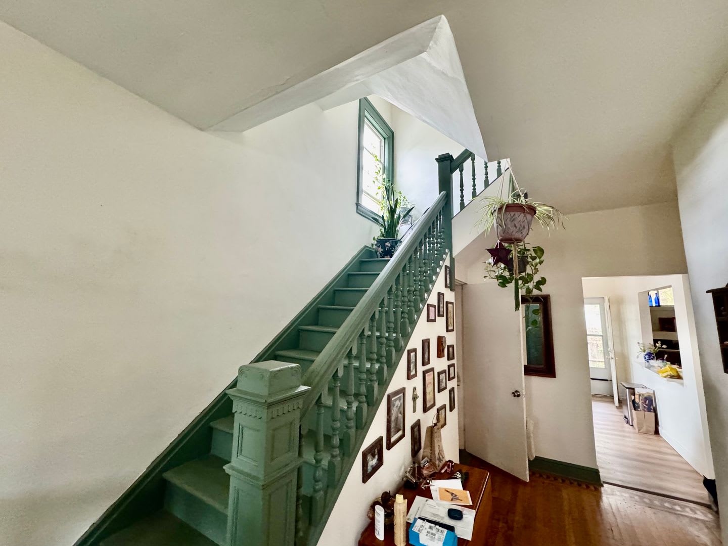 Newly renovated spacious 4 bedroom home in Sheraden – photo 3