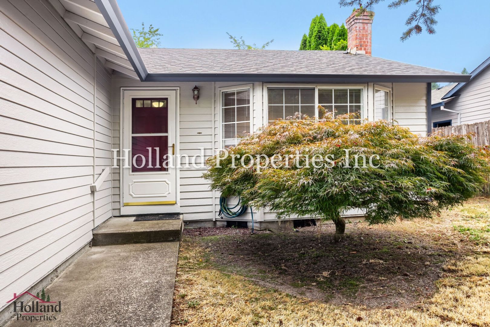 Upgraded Tigard Home with 2-Car Garage & Summerlake Park Nearby – photo 3