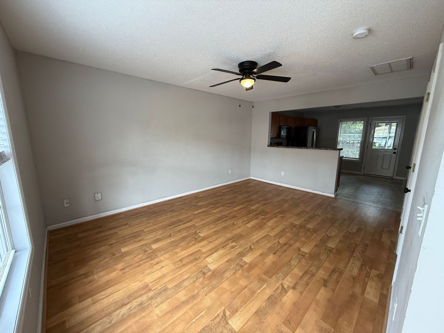Nice 2 bedroom, 2.5 bath Townhouse – photo 4