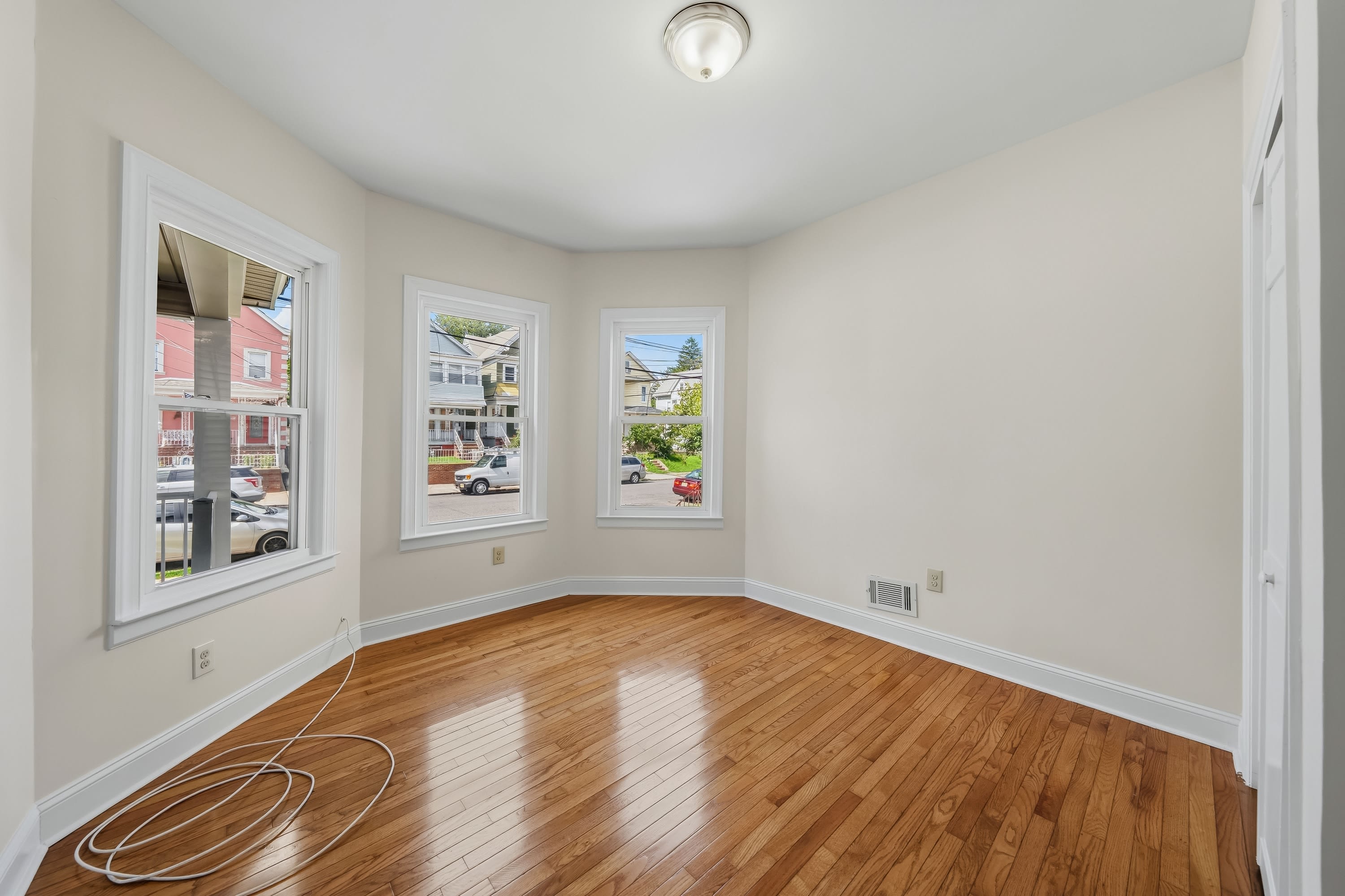136-138 Elm Street – photo 3