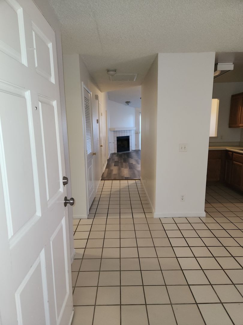 Single Story 2 Bed 2 Bath With 2 Car Garage In Gate Community – photo 5