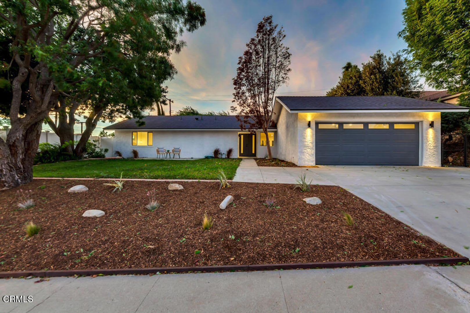 Bright & Beautifully Updated Home with Spacious Backyard – photo 1