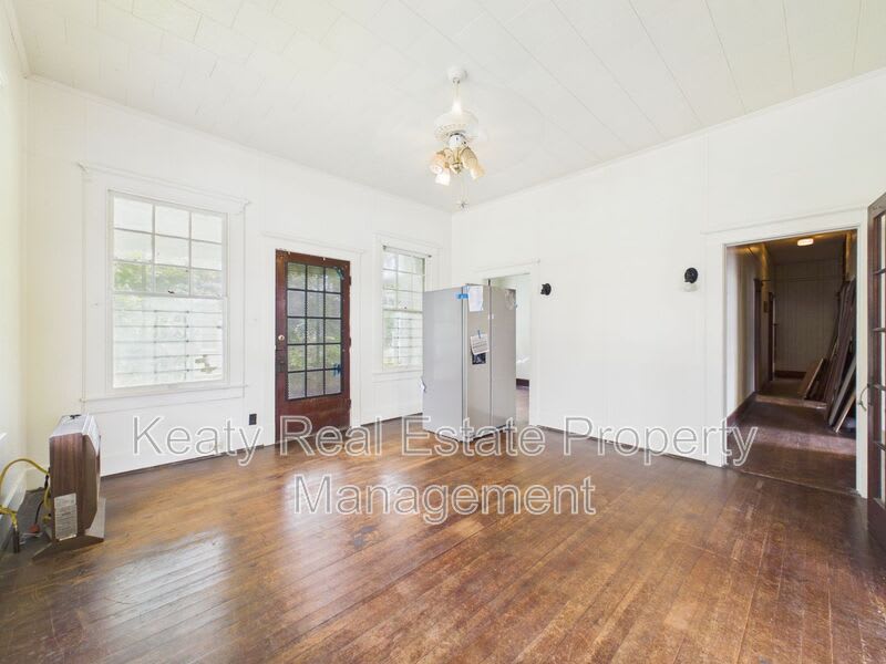223 General Gardner Avenue – photo 5