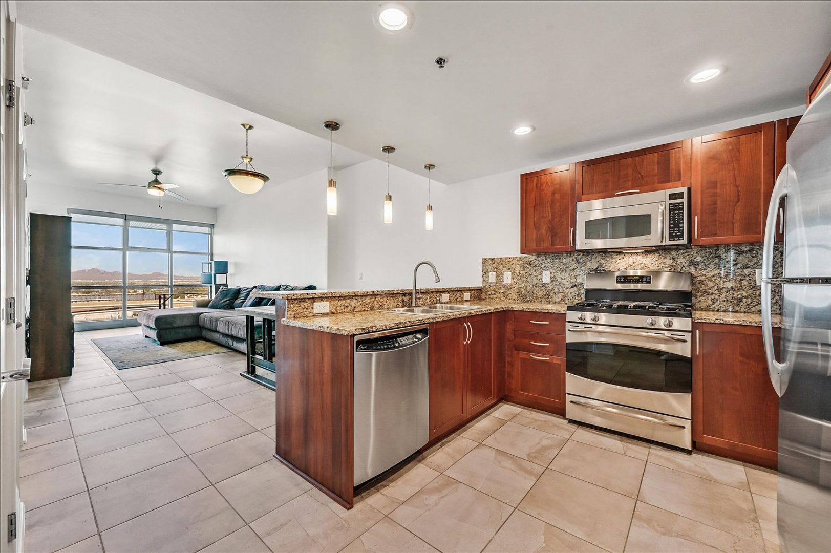 Luxury High-Rise Condo on Downtown Fremont Street! – photo 4