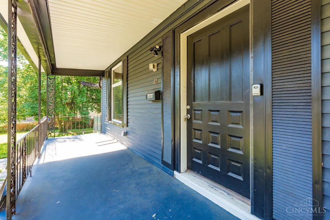 871 Hutchins Avenue – photo 3