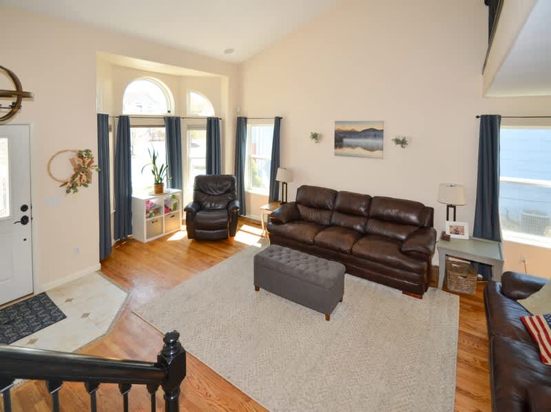 7012 Hillock Drive – photo 2