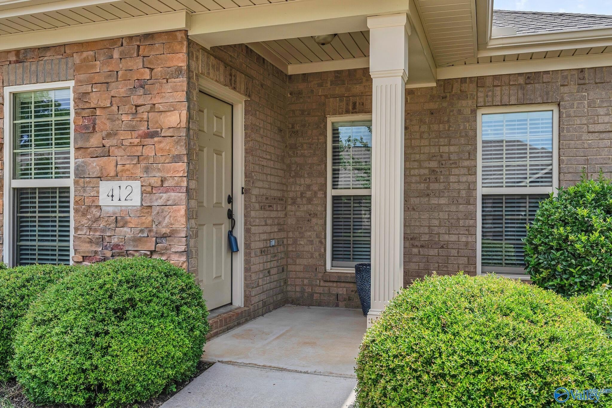 412 SW White Petal Street – photo 5