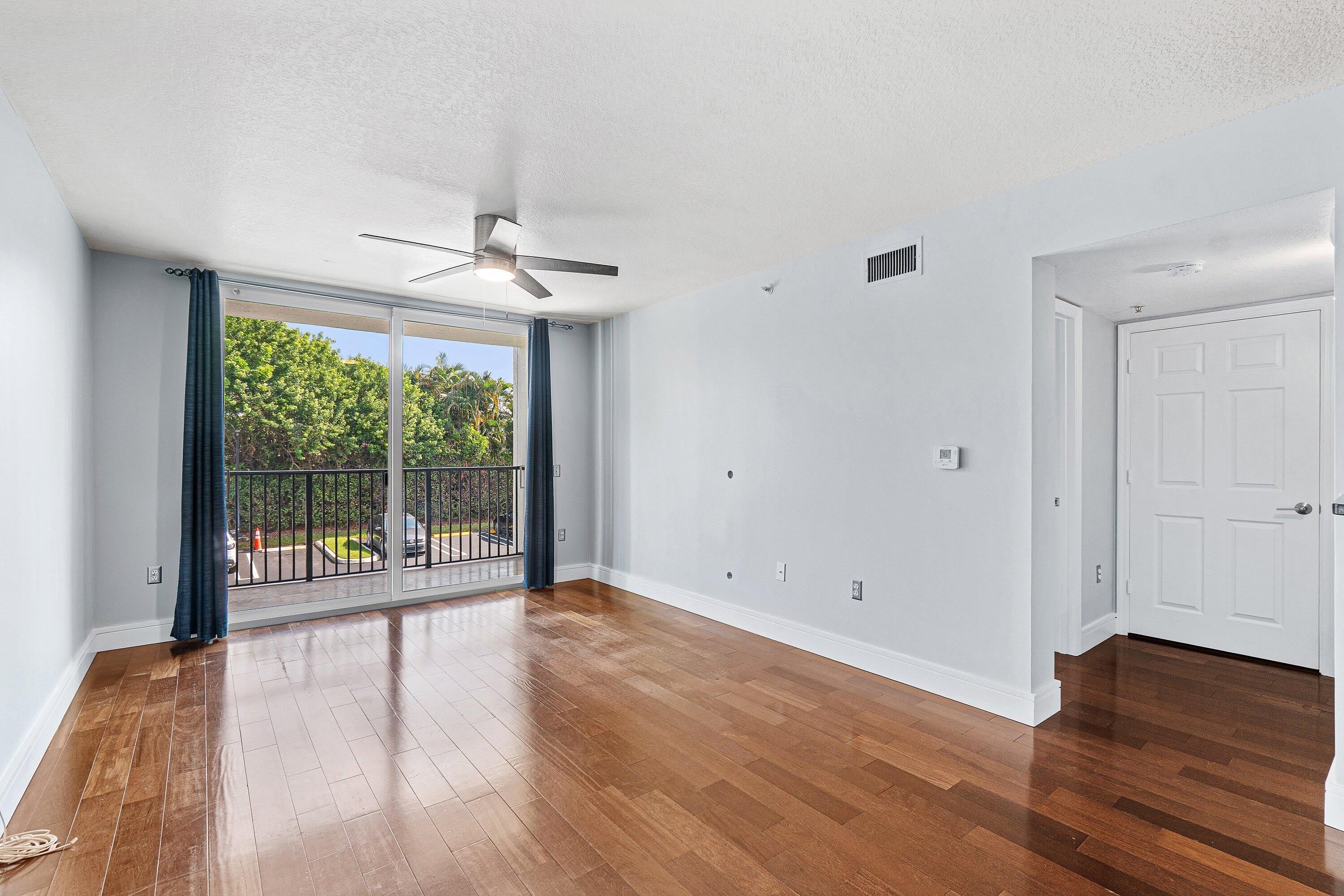 1013 VILLA Circle – photo 3