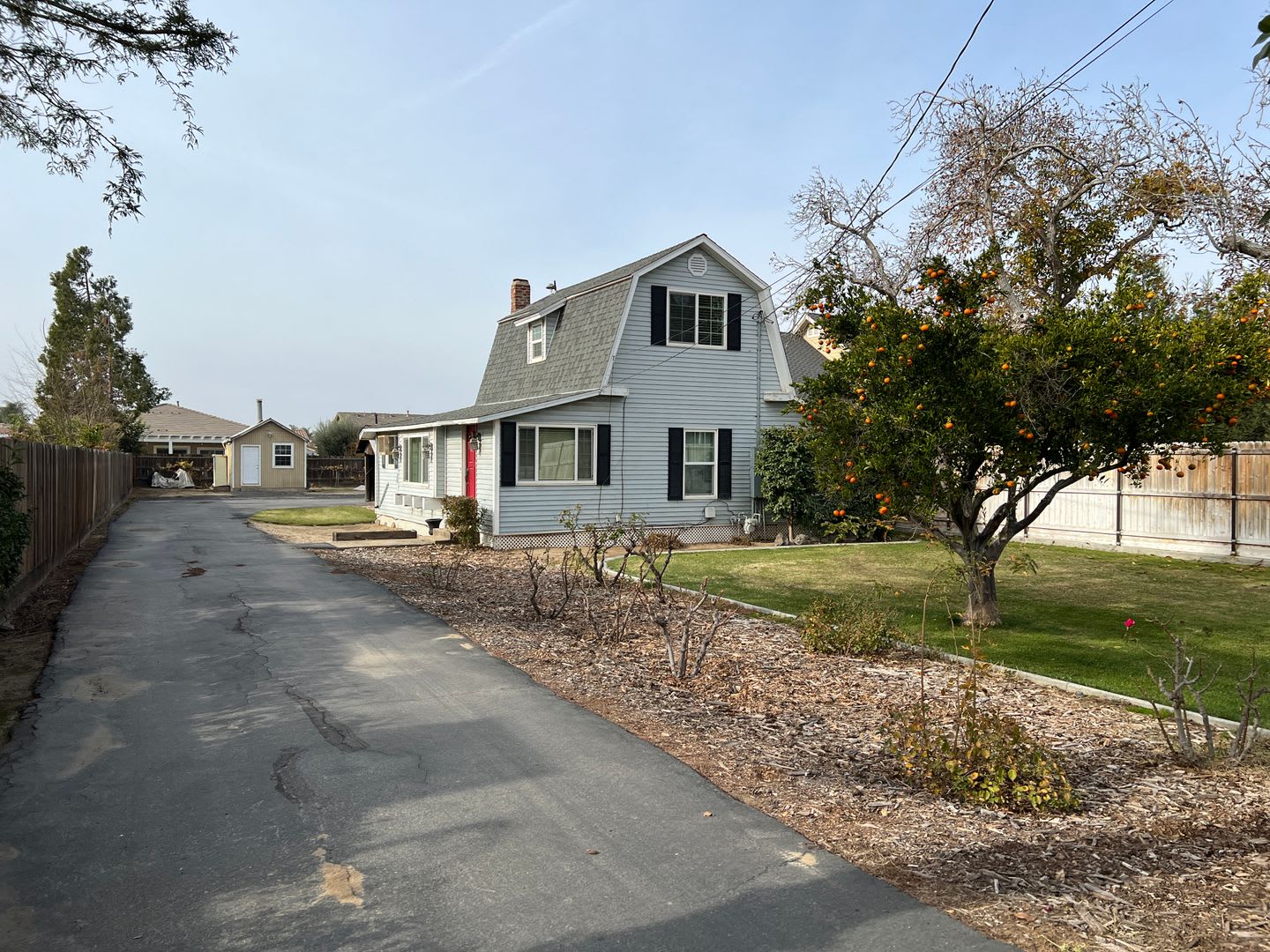 Nostalgic 3-bedroom Farmhouse in Hughson! – photo 3